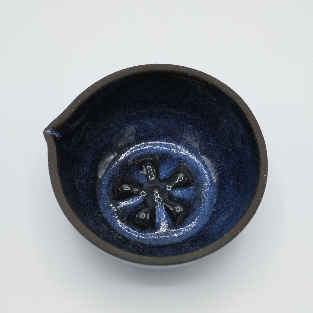 Pouring Bowl with flower inner